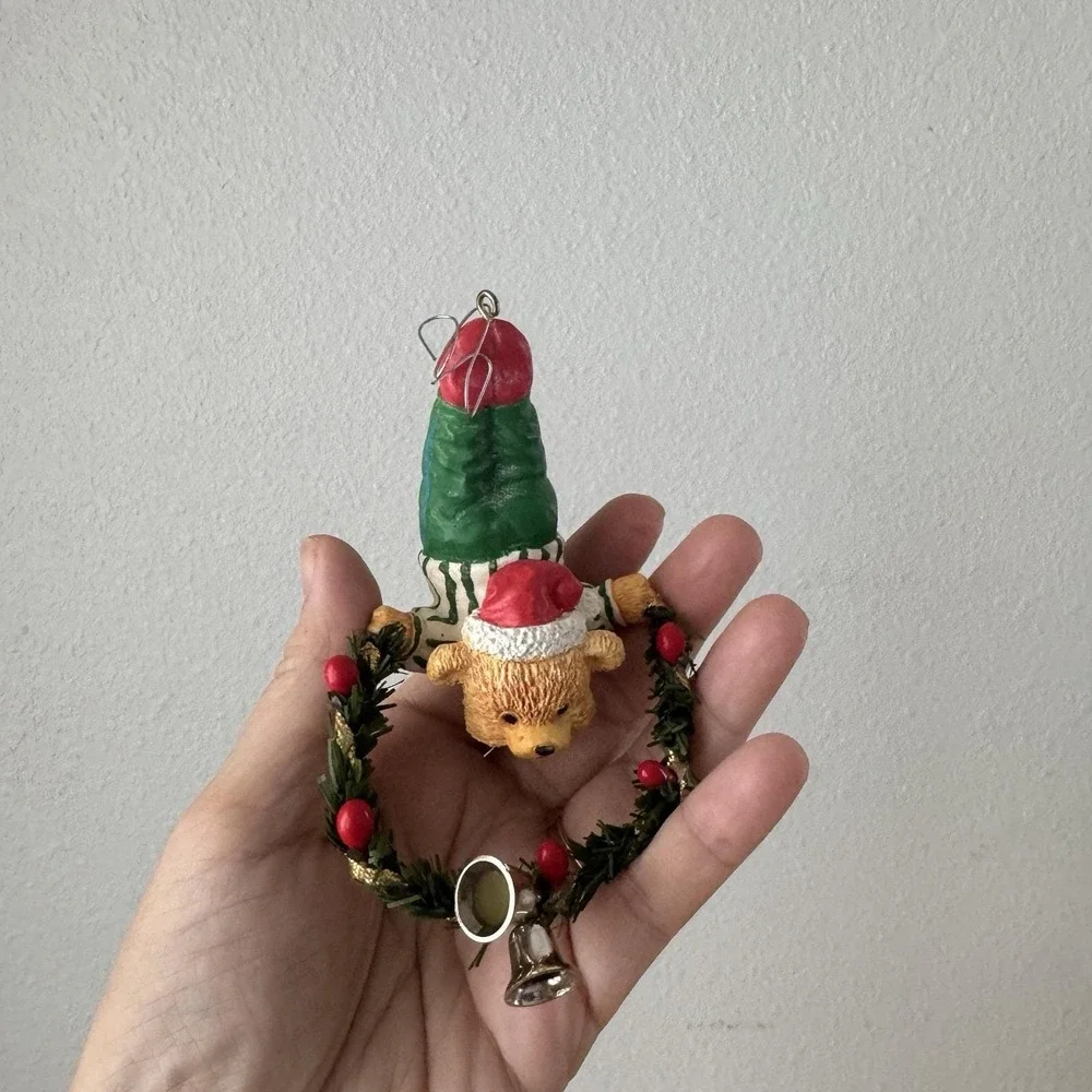 Vintage 90s Santa Hat‎ Teddy Bear Circus Upside Down Wreath Christmas Ornament